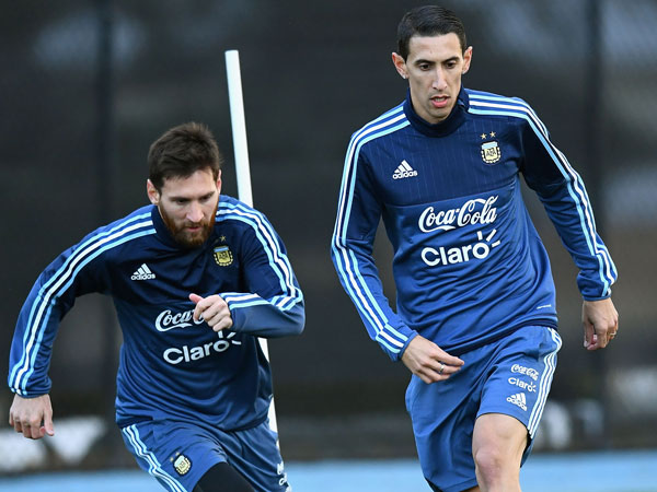 יצא להגנת די מאריה. מסי (getty)