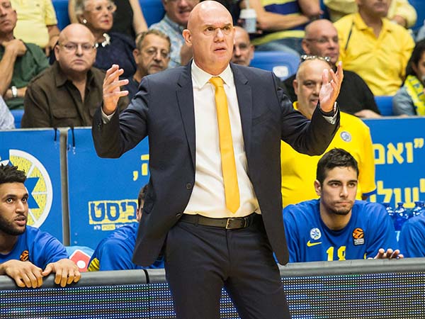 רוצה ניצחון על הראשונה במפעל. ספאחיה (אלן שיבר)