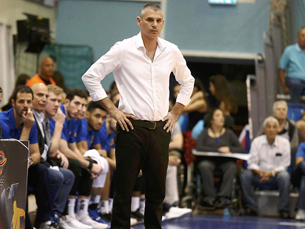 גורקה. החזיקו מעמד 3 רבעים (אלן שיבר)