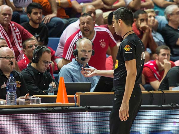 השופטים משיבים אש אחרי הביקורת מפרנקל (מנהלת הליגה)