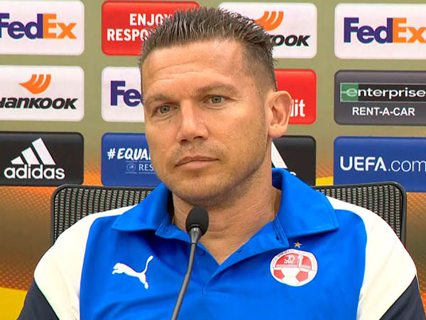 בכר. ב"ש מתרכזת בעצמה