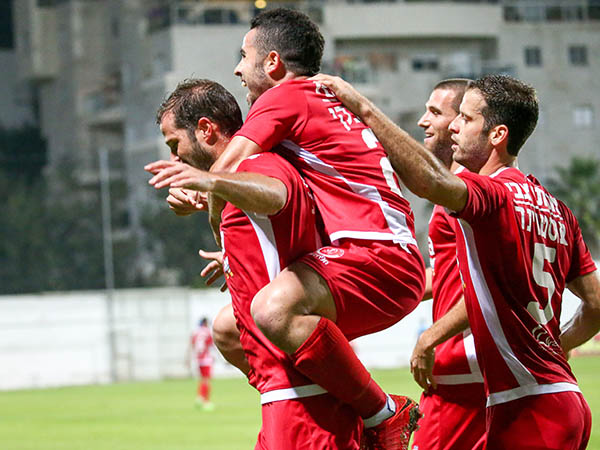 שוב במקום הראשון (דני מרון)