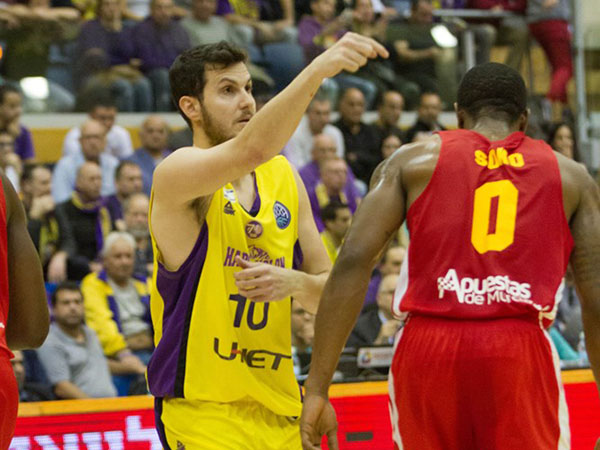 שיחק למרות הפציעה. פניני (FIBA)