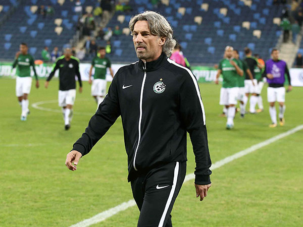 "הביטחון של השחקנים ירד" (אלן שיבר)