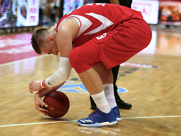 אומיץ' שוב בחוץ (מנהלת הליגה)