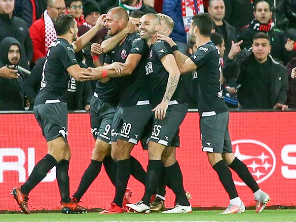 "רוצים לחזור לפסגה כבר במחזואר הבא" (לירון מולדובן)