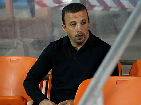 בן זקן. תרגל מערך של שלושה בלמים (יוסי שקל)