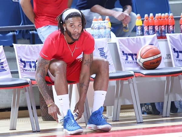 בנקס. כבר לא במאזן שלילי (דני מרון)