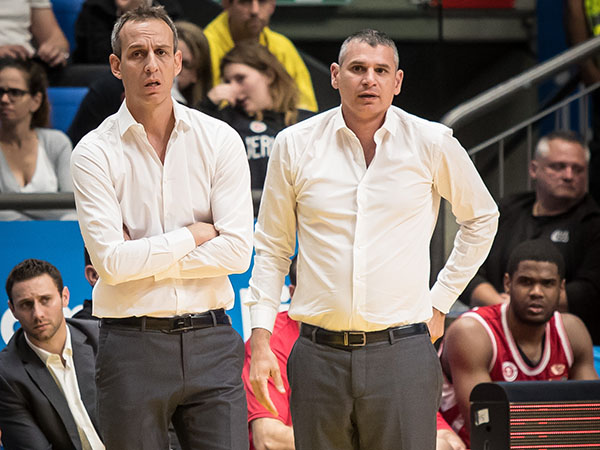 חמישה ניצחונות מאז הגיע. קטש (אלן שיבר)