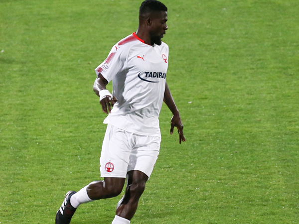 אוגו. סוכנו המריא ליוון