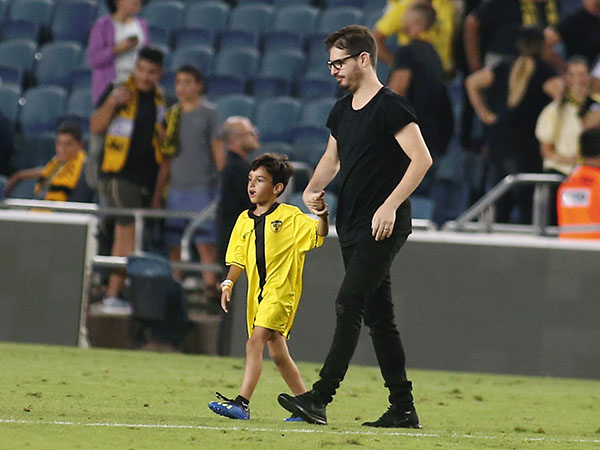 לא לזה חוגג פילל (אלן שיבר)