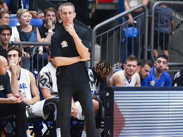 זימן את אריאל. קטש