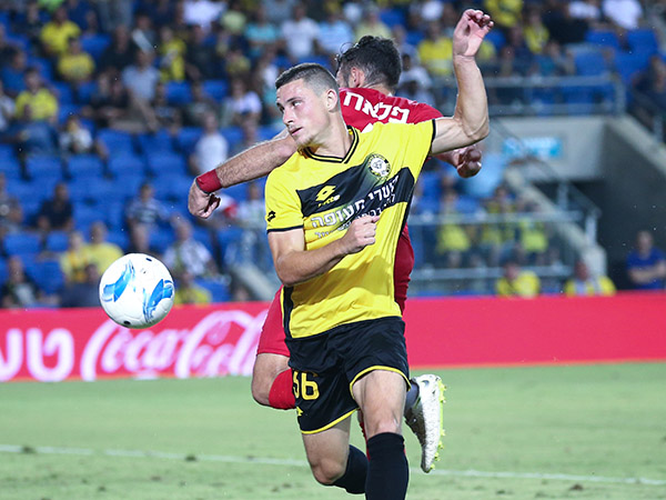 בנתניה מאמינים בו. קניקובסקי (דני מרון)