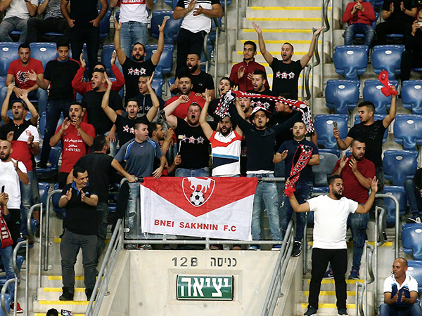 הגיע להם לחזור לצפון עם ניצחון. אוהדי סכנין (צילום: אלן שיבר)