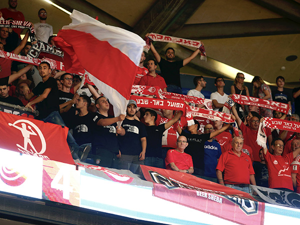 האדומים הגיעו לראשונה אי פעם  ליד אליהו (אלן שיבר)