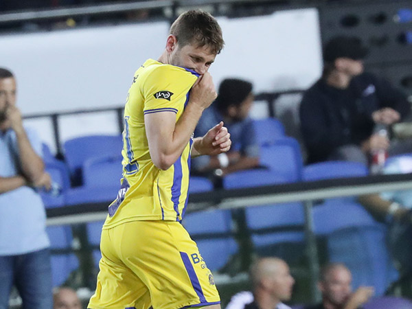 ייני. "מתרכזים בעצמנו" (דני מרון)