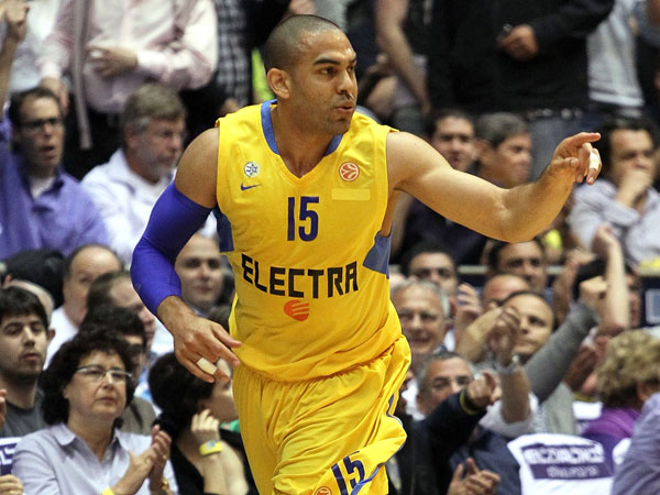 נכנס לזון מול פאו ב-2012 (Seffi Magriso/getty)