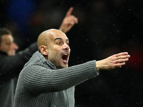 גווארדיולה. מנסה להוריד את השחקנים שלו לקרקע (Nick Potts - PA Images, Getty)