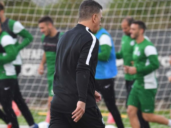 בלבול. דירבן את חניכיו החדשים (האתר הרשמי)