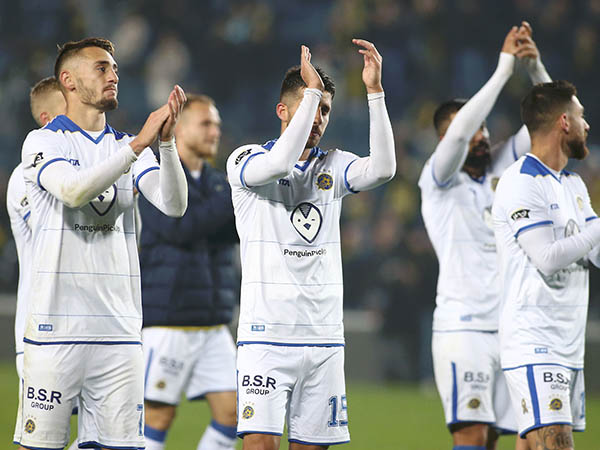 מיכה מודה לקהל, צריך גם להודות למאמנו (אלן שיבר)