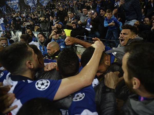 הדרגאו בטירוף אחרי המהפך (MIGUEL RIOPA/AFP/Getty Images)