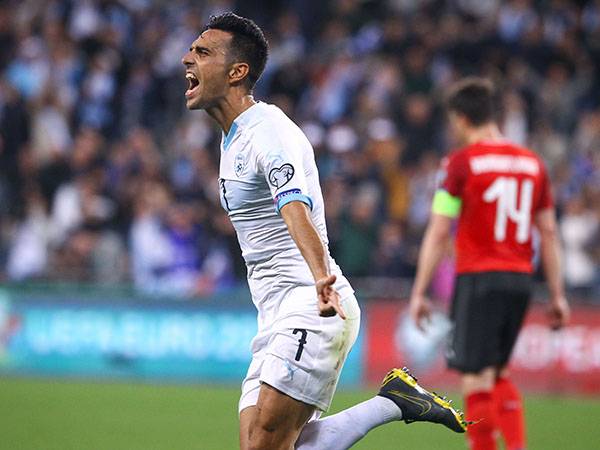 "זהבי עינה את אוסטריה" (אלן שיבר)