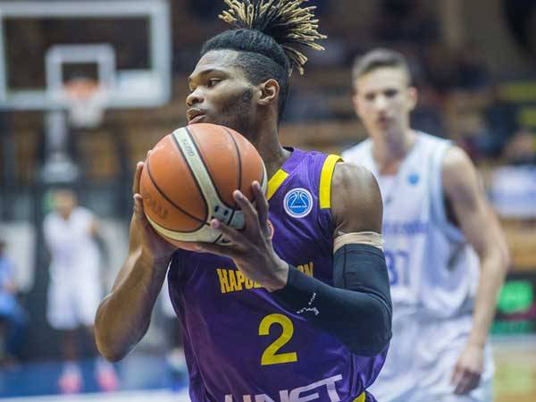 וולדן, נקודת האור במשחק החלש של חולון (FIBA)