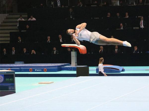 לא עוצר גם בגיל 32. שטילוב (איגוד ההתעמלות)