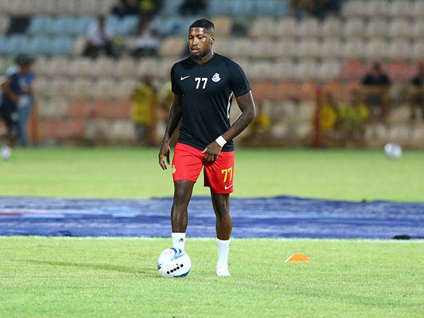 הרגיש את העיניים נעצמות (לירון מולדובן)