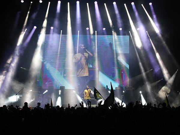 קרנבל בצהוב (ירון שלום)