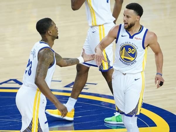 קרי VS קרי (צילום: Ezra Shaw/Getty Images)