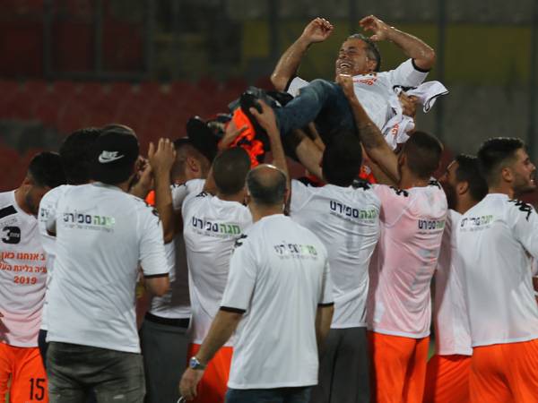 העזיבה שלו מעיבה על החגיגות. טסלפפה באוויר (צילום: ניר קידר)