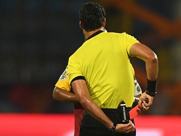 בדקה ה-55 בויי הורחק (getty)