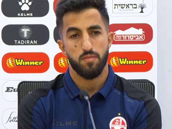 "כבוד להיות קפטן", ביטון