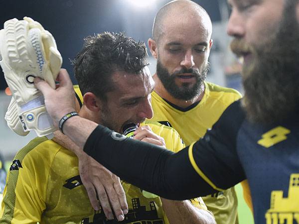 מירר בבכי. אולסק (ברני ארדוב)