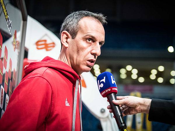 קטש. קאזינס עדיין לא מבין את הניואנסים בשיטת המשחק (עודד קרני)