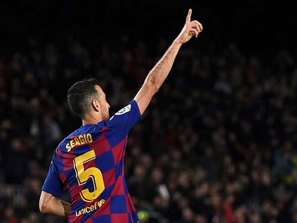 בוסקטס, התכבד בשער ובעוד ציון דרך חגיגי (getty)