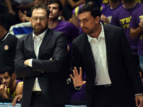 עם מאור. רצה עוזר אחר (ברני ארדוב)