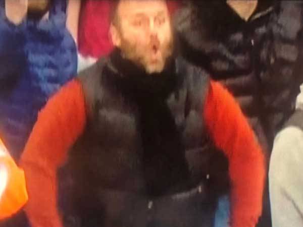 האוהד המדובר (צילום מהטוויטר)