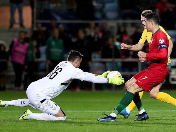 במדי ליטא מול רונאלדו (getty)