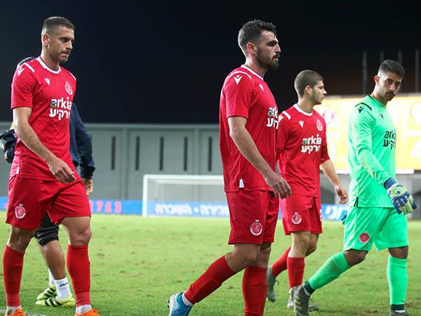 הופעה עלובה של האדומים (אלן שיבר)