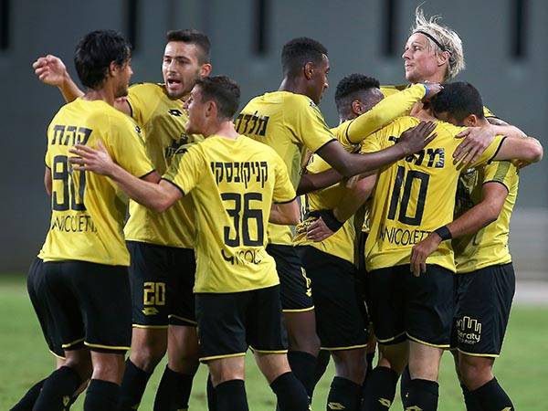 ימשיכו לחגוג גם מול טירה? (אלן שיבר)