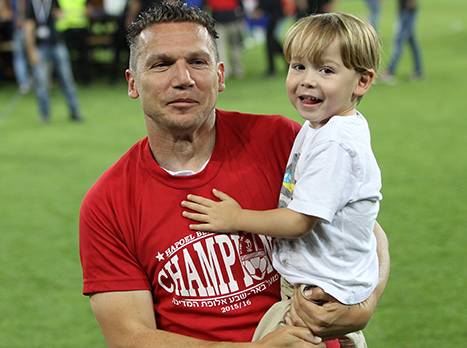 מה הצעד הבא? ובכן, לא צריך לדאוג לו. בכר (דני מרון)