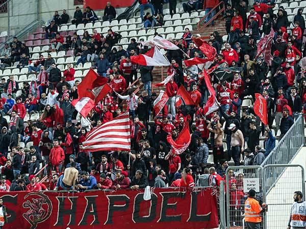 האוהדים חגגו עם השחקנים (מאור אלקסלסי)