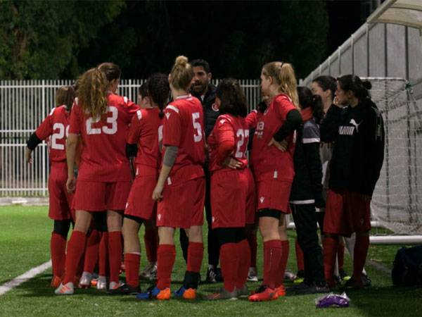 "מועדון שמחובר לקהילה", קבוצת הנשים (טל צבר)