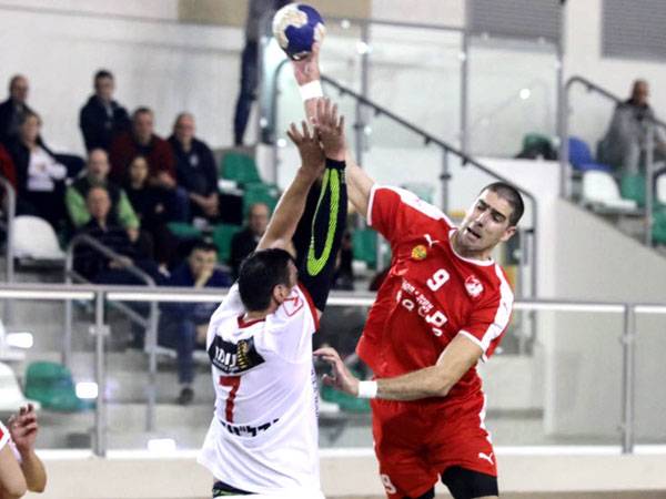 הקרב בין הפועל ראשל"צ לקריית אונו (צילום: הדר ואן קולא, איגוד הכדוריד)