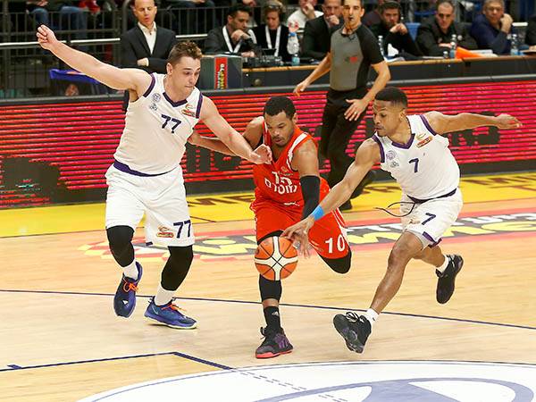 פישר, הכתומים חזרו מפיגור דו ספרתי ובכל זאת הפסידו (אלן שיבר)