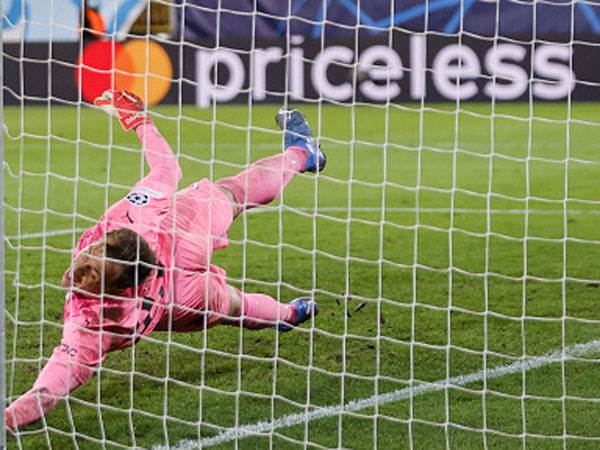 שוער מאלמו יוהאן דלין סופג. כואב בדקות האחרונות (Getty)