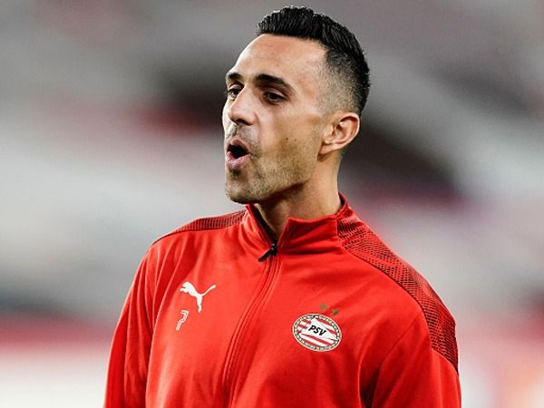 17:45: Ajax – PSV.  Gold in the lineup