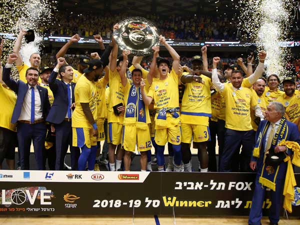 מכבי ת"א בעונה שעברה. בעד משחק בודד? (Getty)